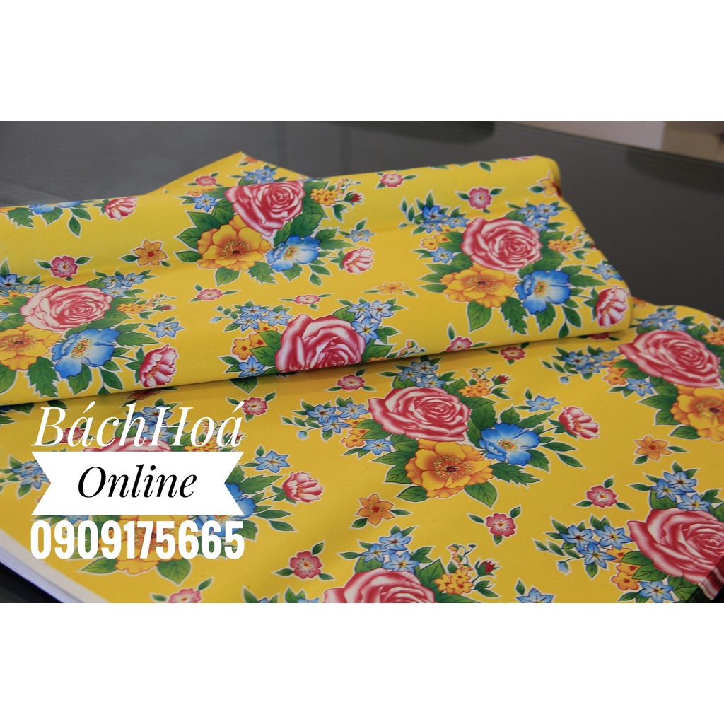 Giấy hoa nền vàng tết dùng để gói quà, chậu cây 55 x 65cm