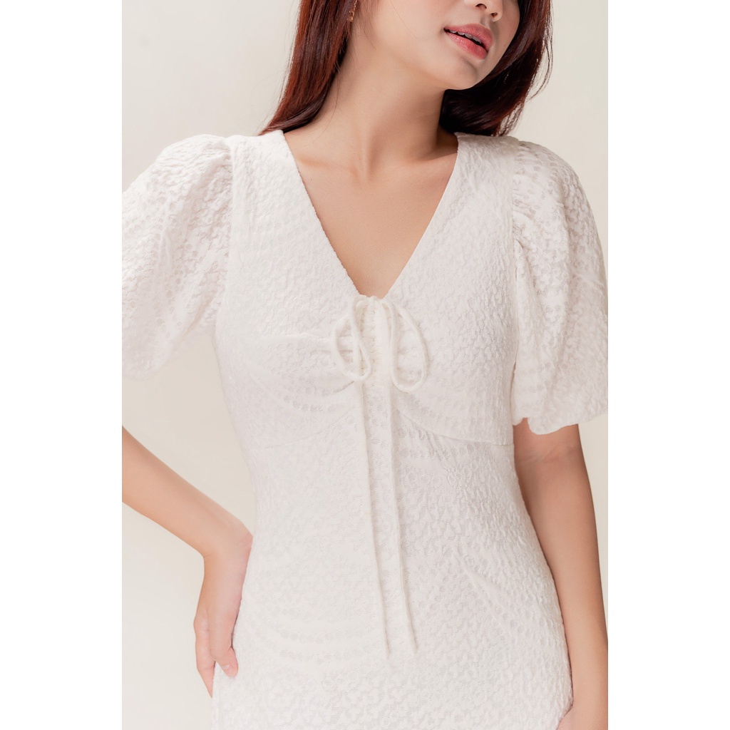 LIBÉ - Đầm dài qua gối tay phồng vải crochet màu trắng