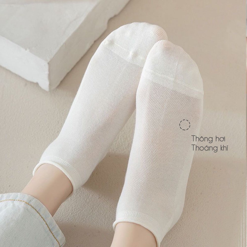 Tất nữ cổ ngắn trơn màu, kiểu dáng basic, phong cách trẻ trung, chất liệu thoáng mát, thấm hút mồ hôi