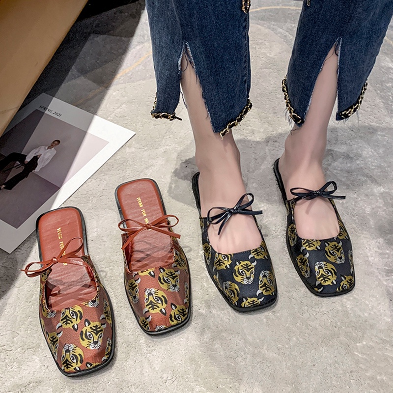 Dép Sandal Cao Su Đế Phẳng Chống Trượt Thắt Nơ Đầu Hổ Thời Trang Hàn Quốc Hoang Dã Đi Biển Hàng Mới Dành Cho Bạn Nữ Yên Tĩnh