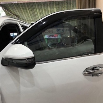Vè Che Mưa Xe Toyota Fortuner 2017-2022 nhựa đen