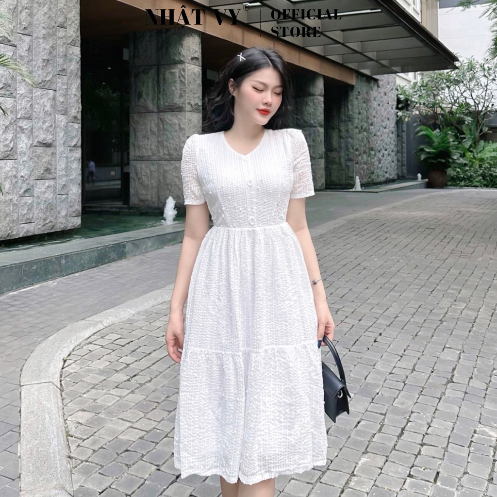 Đầm Đi Tiệc NHẬT VY Babydoll Cổ Tròn Đính Cúc Chất Tơ Ống Thêu Màu Trắng, Xanh Bơ - D2388