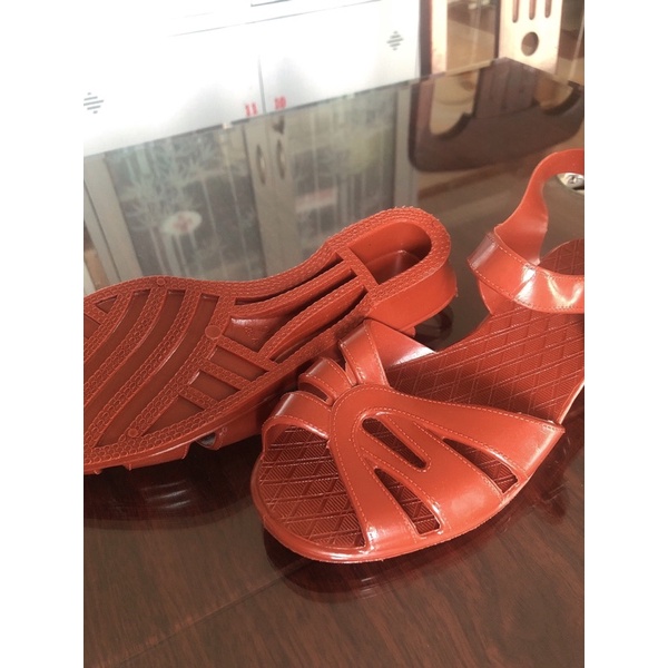 Dép rọ nữ cty 32 nhựa dẻo size 39, 40