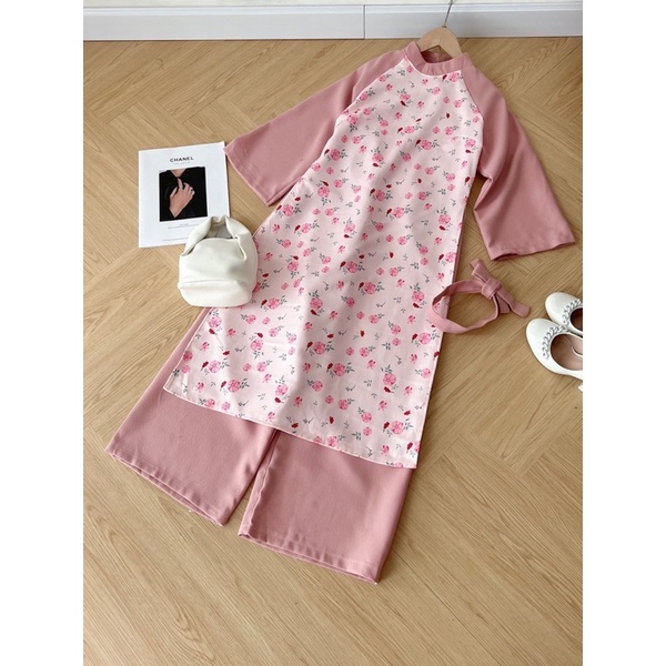 Áo dài hoa nhí phối tay khác màu kèm khăn turban