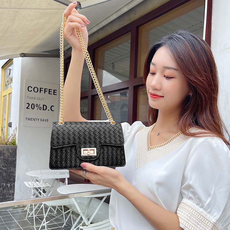Túi Đeo Chéo Chanel Dáng Vuông Nhỏ Phối Dây Xích Thời Trang 2022 Sang Trọng Cho Nữ❤12.7
