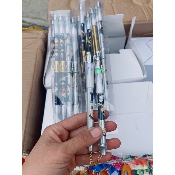 Bút quay dây xích