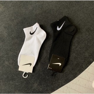 Tất nike cổ ngắn đen/trắng unisex