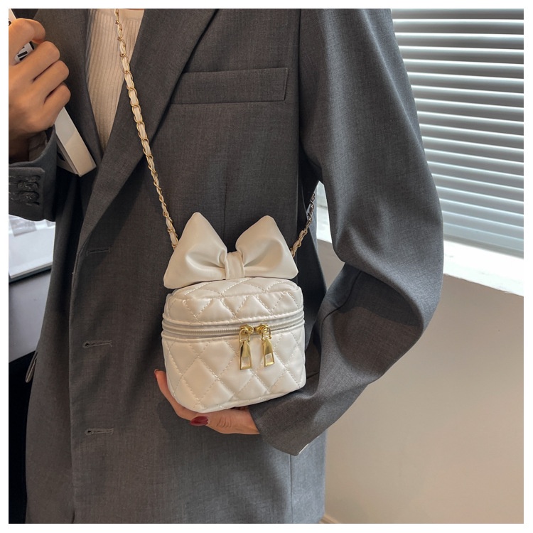 Túi Đeo Chéo Một Dây Xích Hình Thoi Mini Dành Cho Nữ