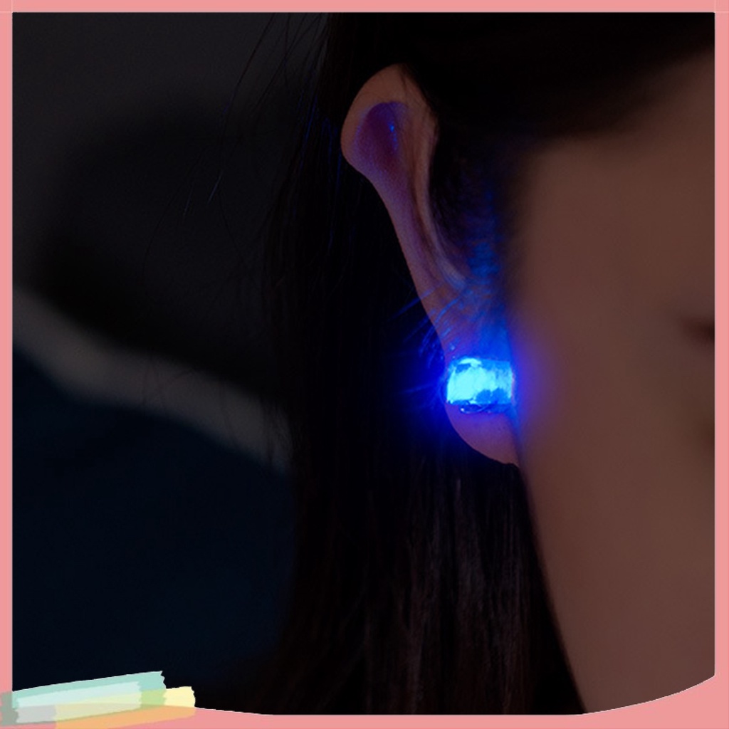 Đôi khuyên tai hình vuông có đèn led phát sáng thời trang cho nữ kèm pin nút