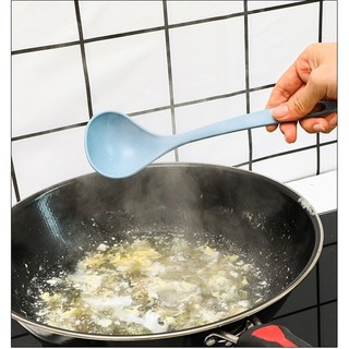 Vá,Muôi Múc Canh Lúa Mạch Nhiều Màu
