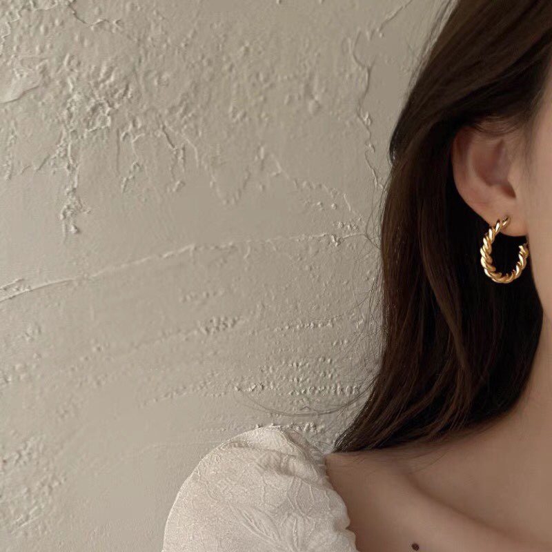 Khuyên tai C305 cá tính màu ánh kim