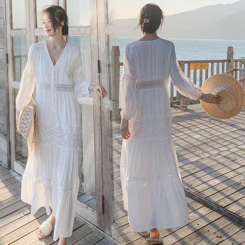 Đầm Đi Biển Dáng Dài Vải Lanh Cotton Tay Phồng Cổ Chữ V Phối Ren Rỗng Màu Trắng Phong Cách Bohemian Sang Trọng