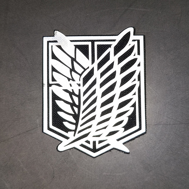 Miếng Dán Phản Quang Họa Tiết Anime Attack on Titan Độc Đáo