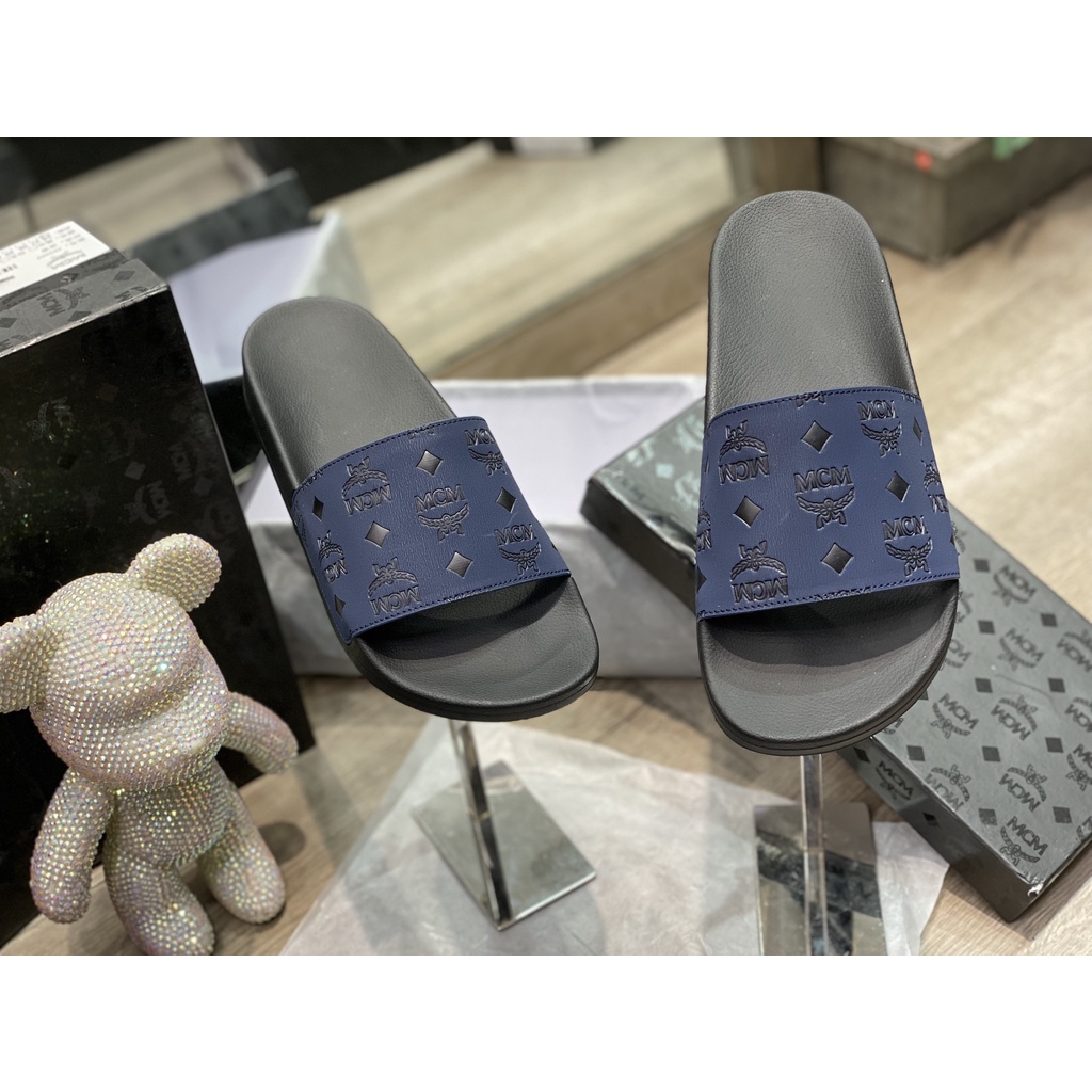 SLIDE SANDAL M_C_M  'BLUE NAVY'. DÉP M_C_M  XANH NAVY NHẬP TRUNG