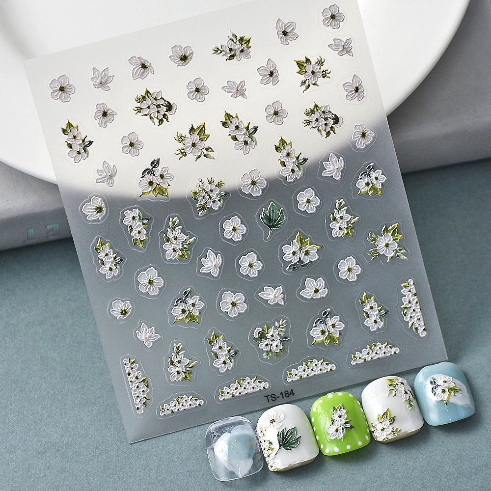 Miếng Dán Trang Trí Móng Tay 5D Hình Hoa Cúc / Gấu / Dâu Tây Nhỏ Xinh