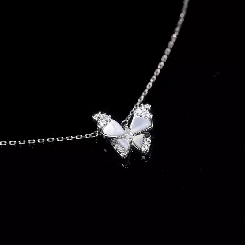 Vòng cổ Mặt Hình Bướm Đính Đá Sang Trọng JP5