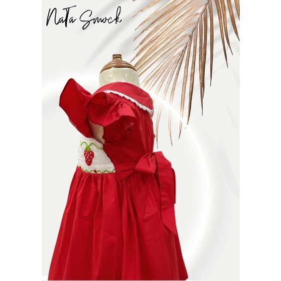 Đầm Smock Thêu Dâu Tây Trẻ em