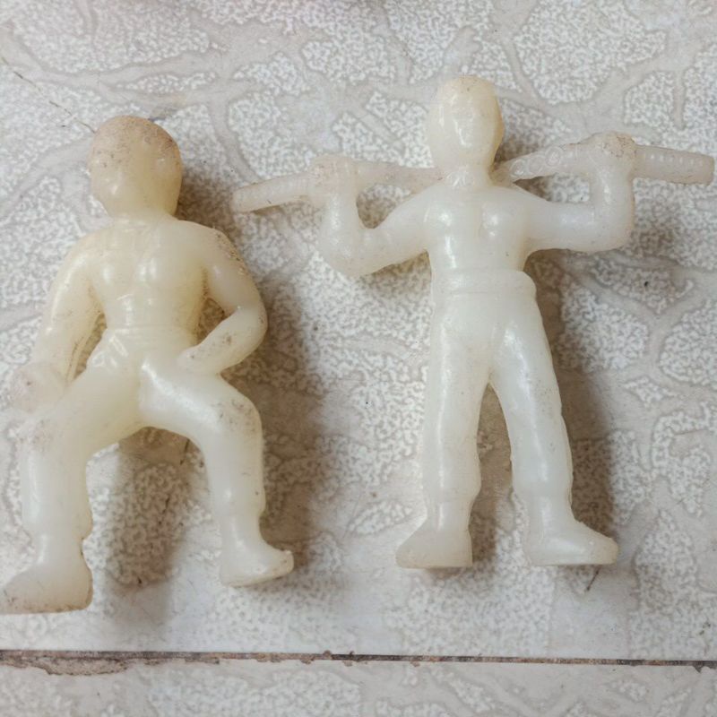 Tượng nhựa sưu tầm