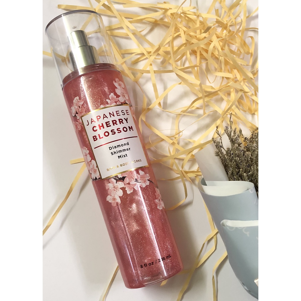 Xịt thơm nhũ kim tuyến Bath & Body Works Japanese Cherry Blossom Diamond Shimmer Mist 250mL - Hương Hoa Anh Đào