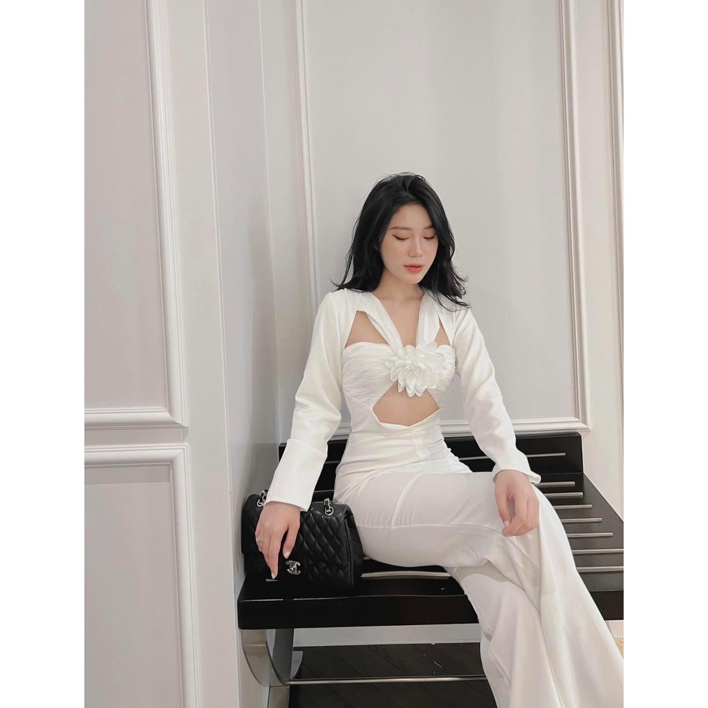 Jum hoa ngực (CÒN TRẮNG,HẾT ĐEN) KÈm hình chụp thật 100%. Size dưới 54kg vừa. Đơn giản mà đẹp. Mua nhanh kẻo hết nha