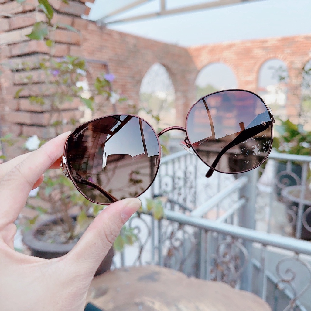 Kính mát Salvatore Ferragamo viền đỏ, càng màu nâu  SF231SRK 249 - Nude/gold