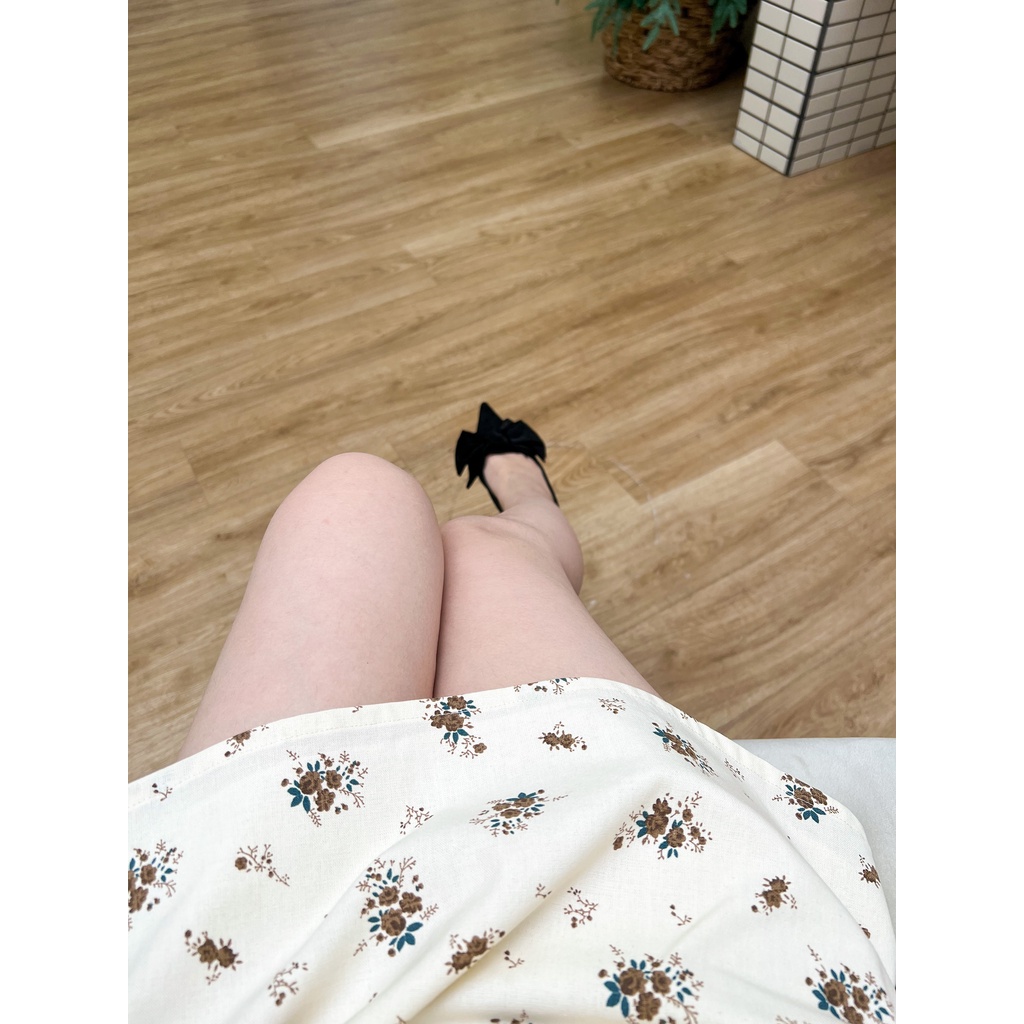 JOLIN | 𝗝𝗔𝗡𝗘 𝗗𝗥𝗘𝗦𝗦 - Váy tone kem nâu tây xếp ly ngực tay lửng họa tiết hoa hồng sang trọng