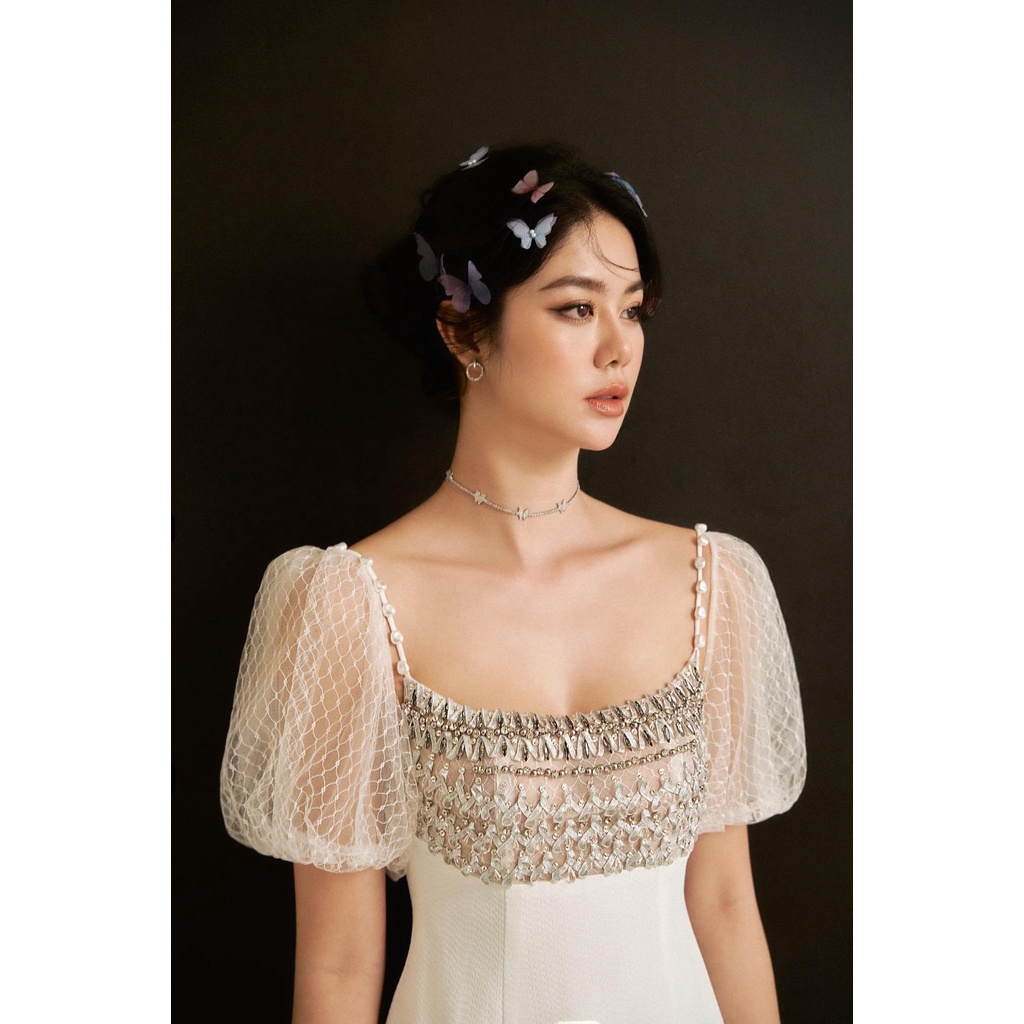 MAVEN - Váy trắng cổ vuông tay lưới bồng đính kết Monica Dress