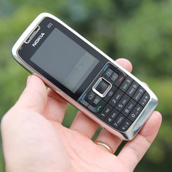 Điện thoại Nokia E51 Có 3G,Wifi kèm Pin,Sạc – Bảo Hành 12 Tháng