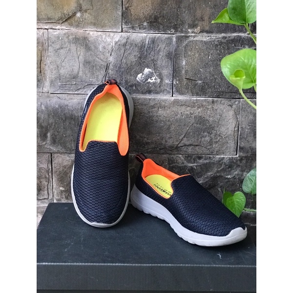 Giày skechers thể thao cho bé gái -size 33,5