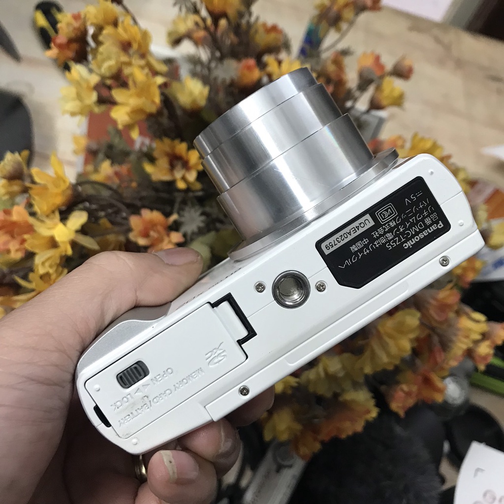 Máy ảnh Panasonic Lumix TZ55 màn hình lật có wifi