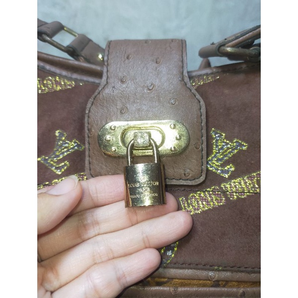 Túi xách si hiệu LV