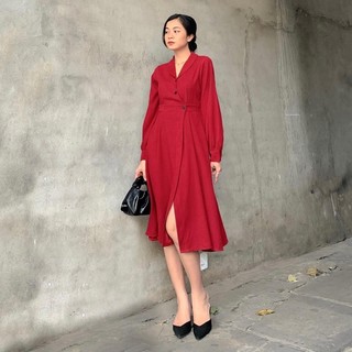 Đầm nhung đỏ đắp chéo