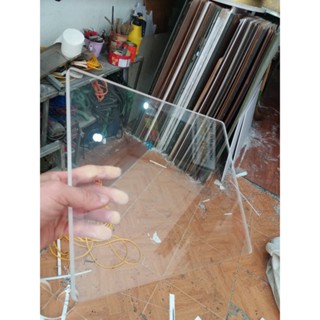 Tấm mica hàng Đài Loan màu trong suốt như kính dày 5mm.