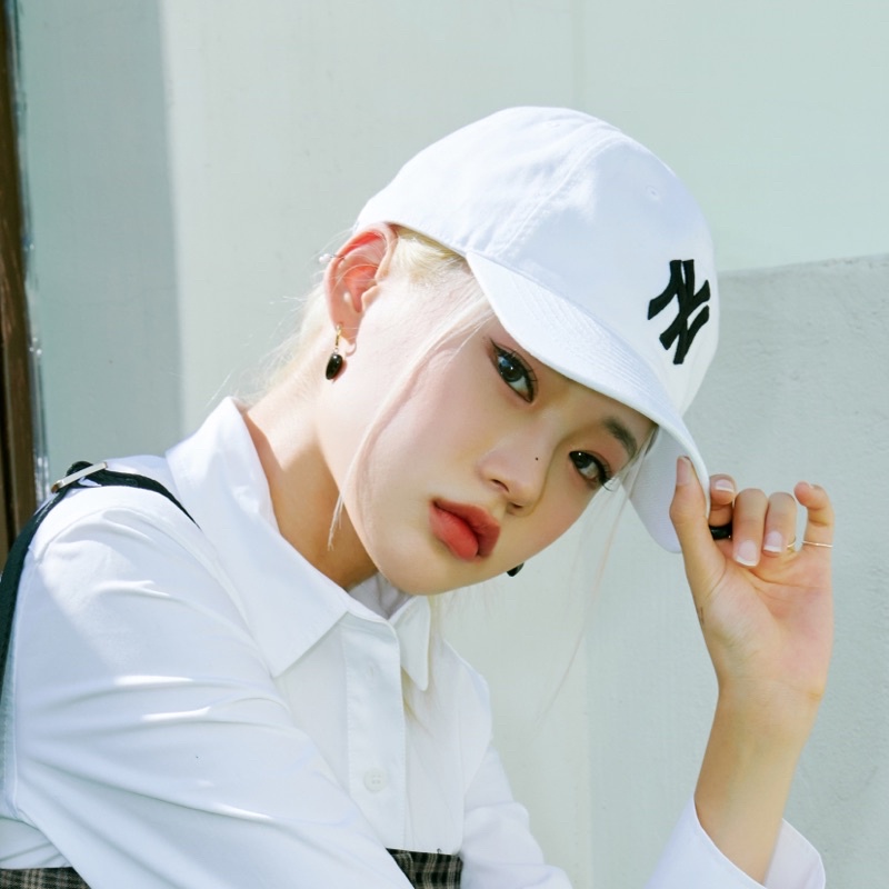 Mũ MLB trắng chữ NY đen