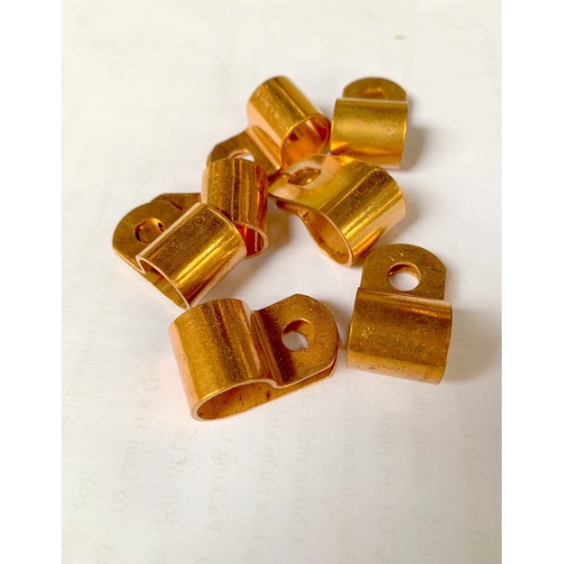 Kẹp định vị cáp thoát sét trên tường