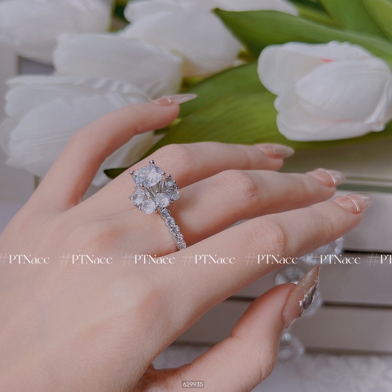Nhẫn nữ xi bạch kim đài hoa hột cao vừa dễ thương .PTNACC.