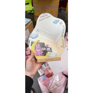 Gương trang điểm để bàn