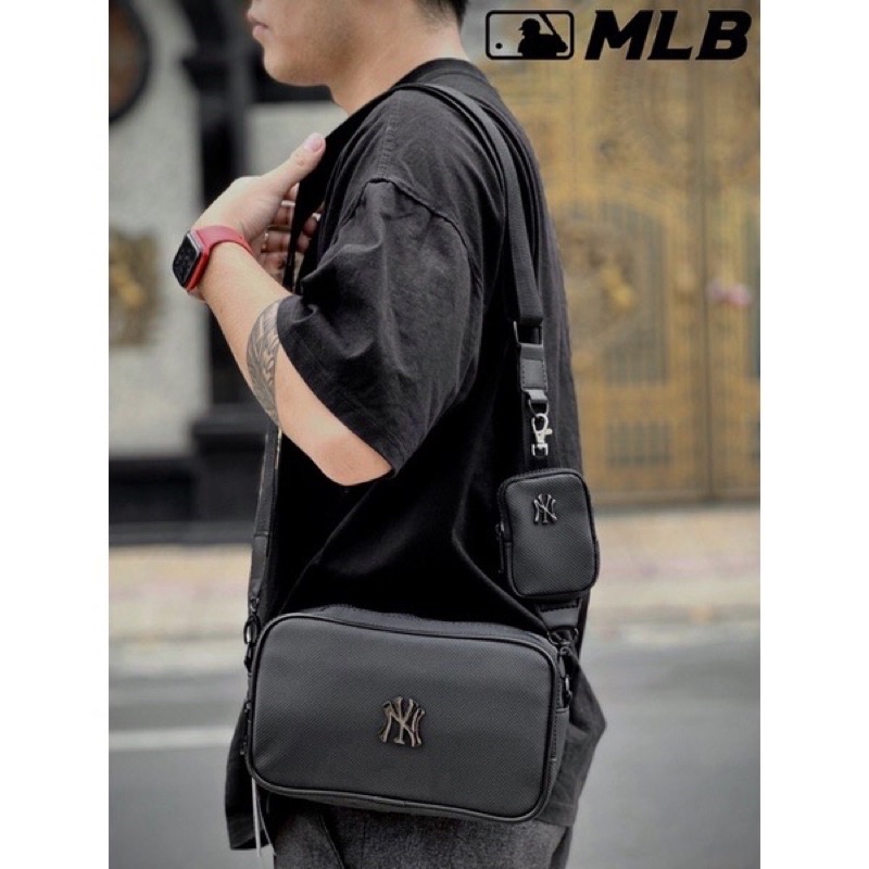 Túi Đeo Chéo MLB Men Black 2024 Waist Bag NY Chất Liệu Da Si Xịn Chống Thấm Size 24 x 14 Cm - Túi Chéo Màu Đen Đơn Giản