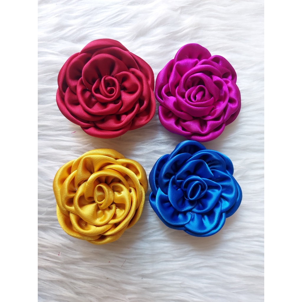 Hoa hồng cài áo bằng vải đủ màu (inbox shop)