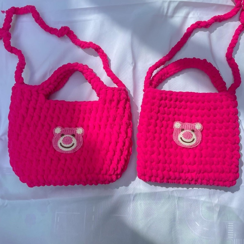 Túi len handmade đeo chéo hình gấu dâu lotso cute đựng son tai nghe