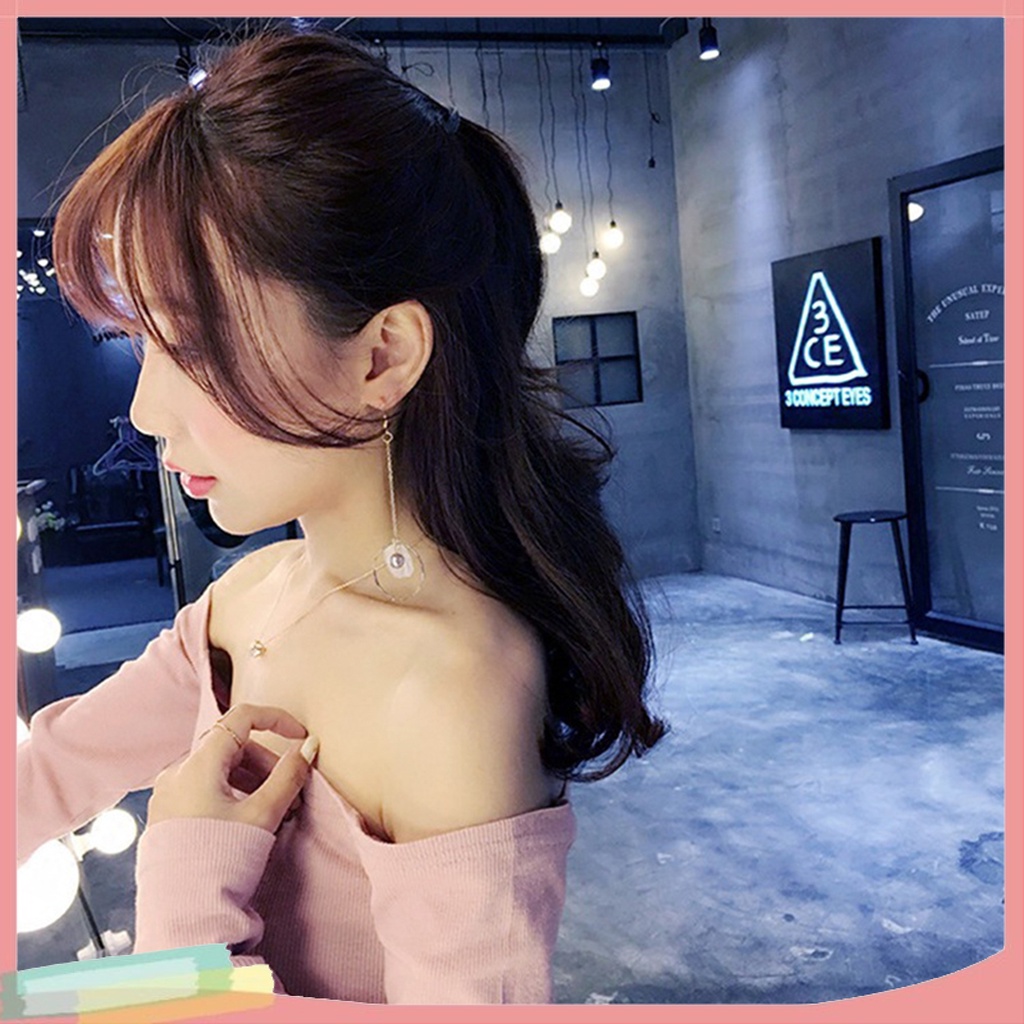 Bông tai dáng dài không đối xứng phối cách hoa duyên dáng cho nữ