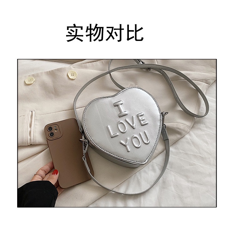 Túi Đeo Chéo Đựng Điện Thoại Hình Trái Tim Thời Trang 2022
