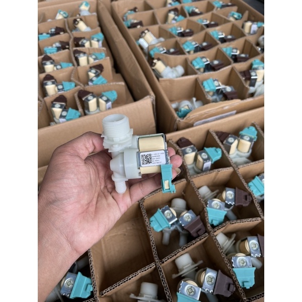 Van Cấp Nước Máy Giặt Electrolux Chính Hãng