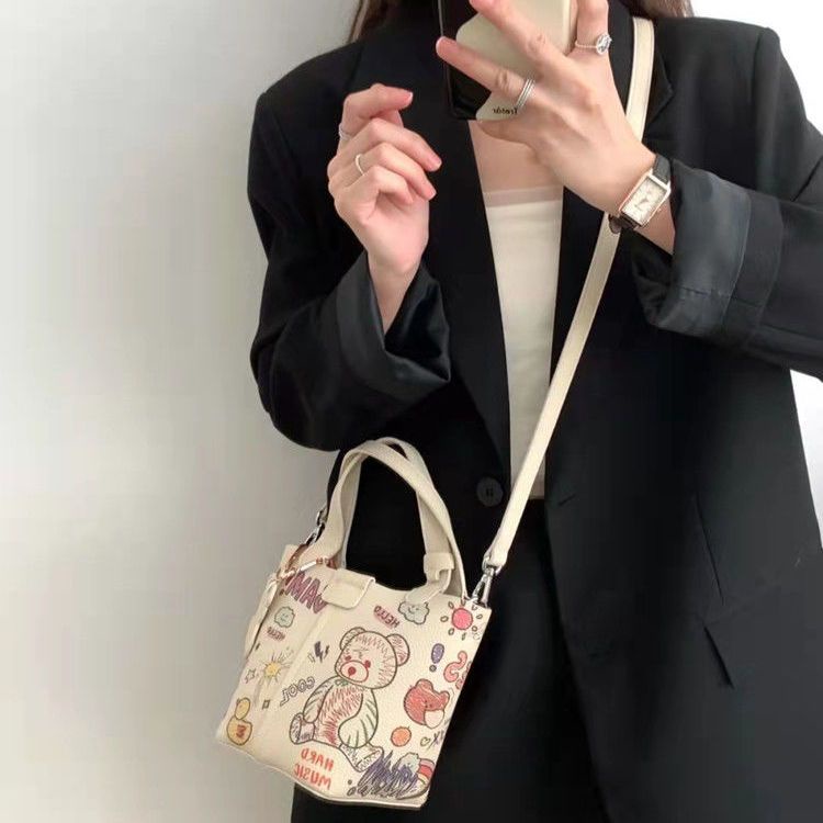 Túi đeo chéo mini tote da mô hình graffiti túi xách nữ đẹp