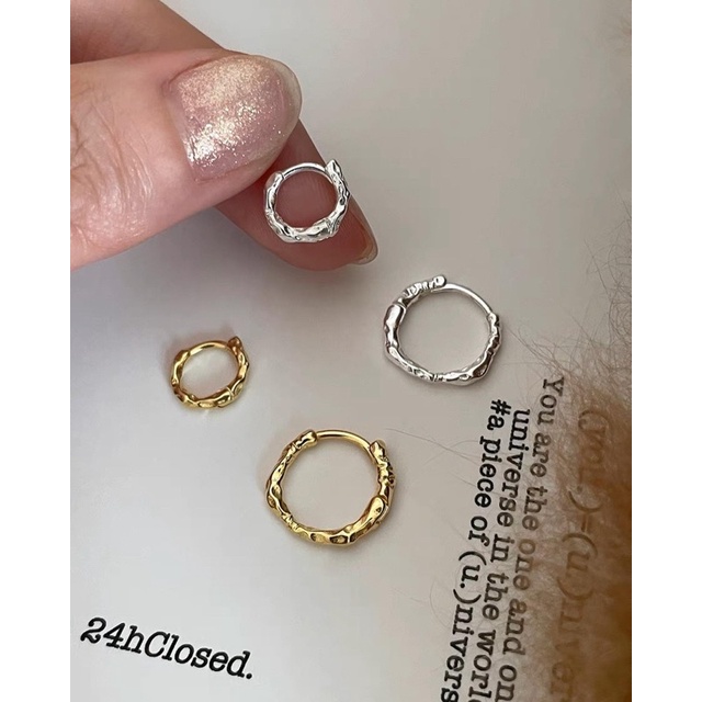 𝐯𝐞𝐥𝐯𝐞𝐭𝐩𝐢𝐧𝐤.𝐚𝐜𝐜🇰🇷 | Khuyên tai tròn mặt sần không gây dị ứng