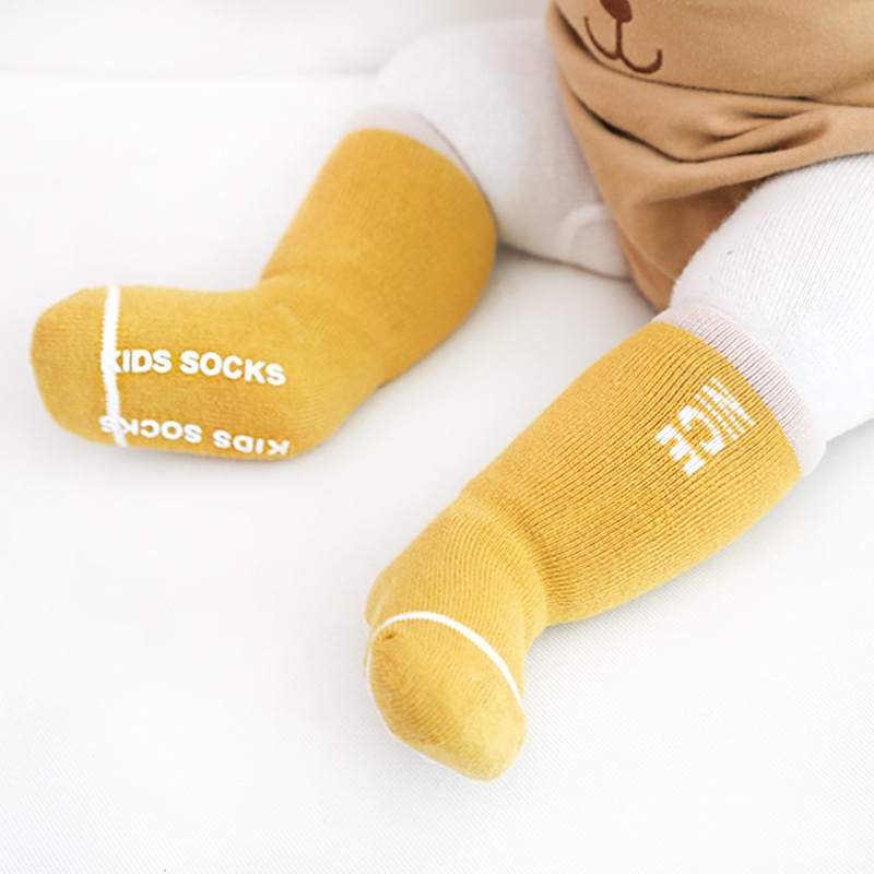 Đôi Vớ Dày Chống Trượt Thời Trang Thu Đông Cho Bé Sơ Sinh 0-5 Tuổi