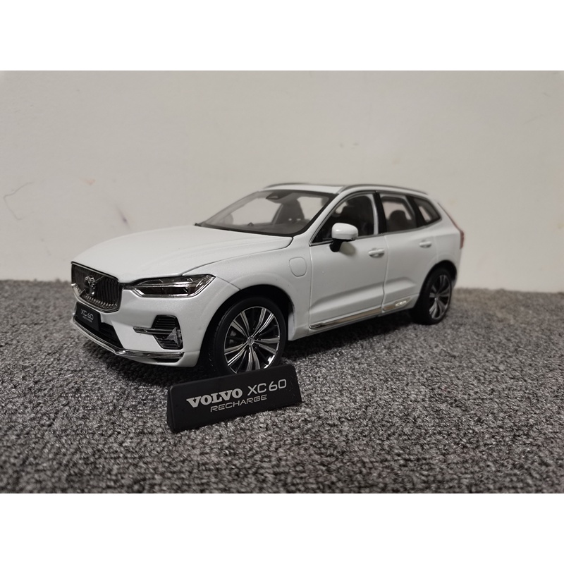 Mô hình xe Volvo XC60 tỉ lệ 1:18