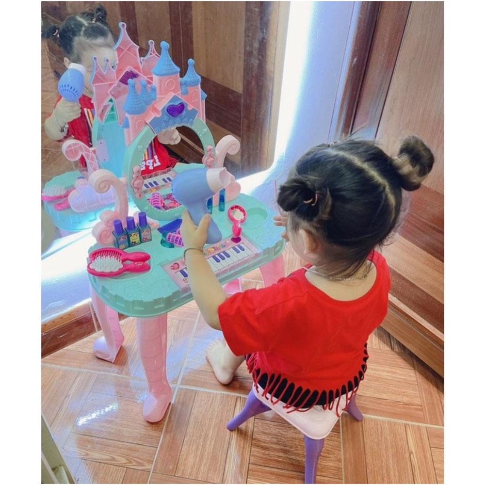 Đồ chơi trẻ em bàn trang điểm lâu đài có ghế ngồi kèm piano âm thanh sống động dành cho bé