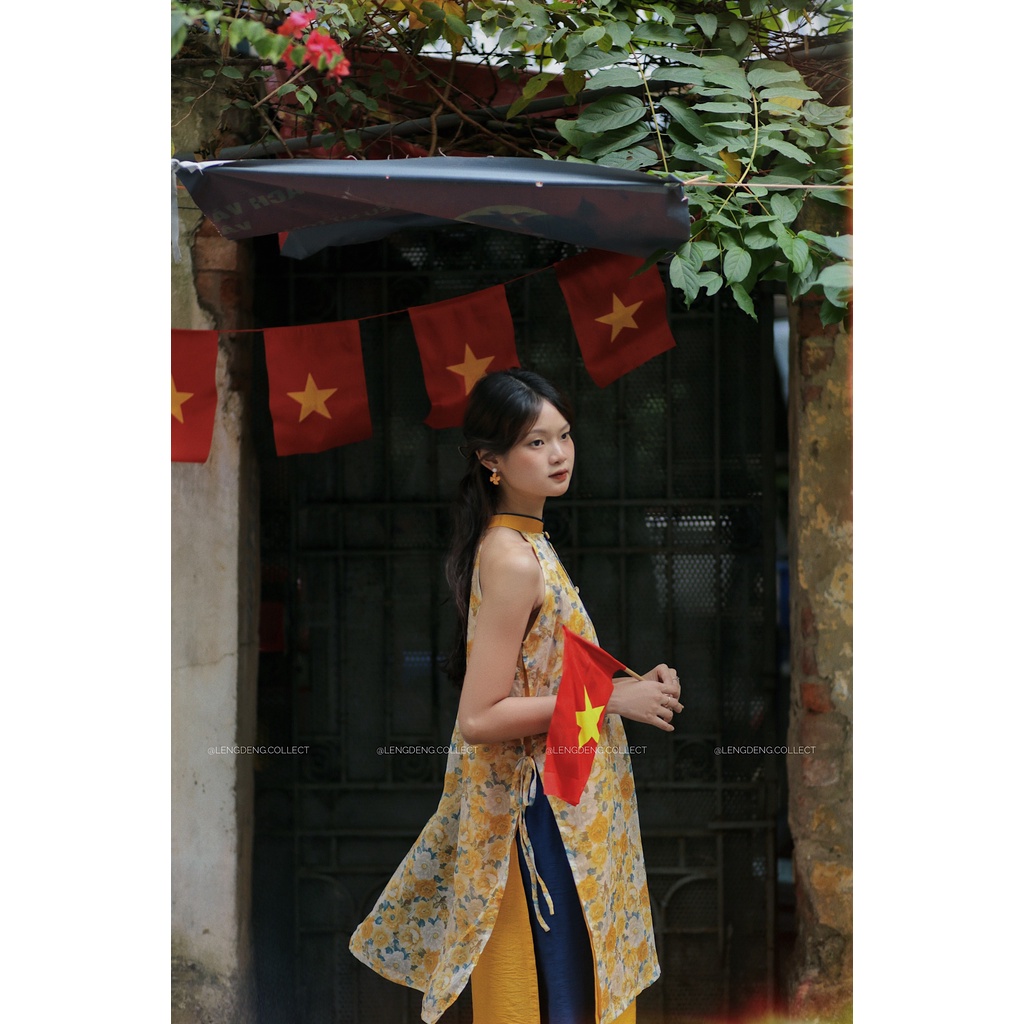 Áo Dài Yếm Hoài Phố - Lengdeng.Collect | Áo dài dáng suông cách tân tà kép vải đũi vàng phối tơ hoa Tủ đồ của Lèng Dèng