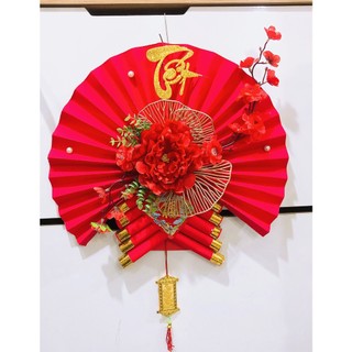 Quạt đỏ chữ trang trí Tết